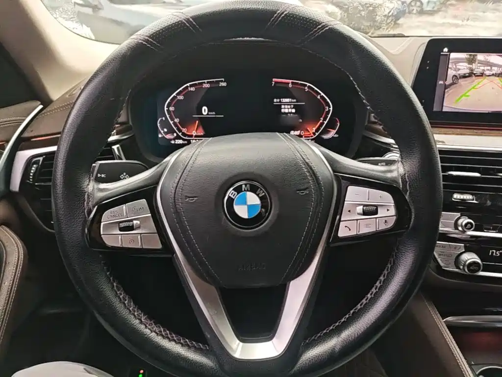 BMW 5 Series — миниатюра 11