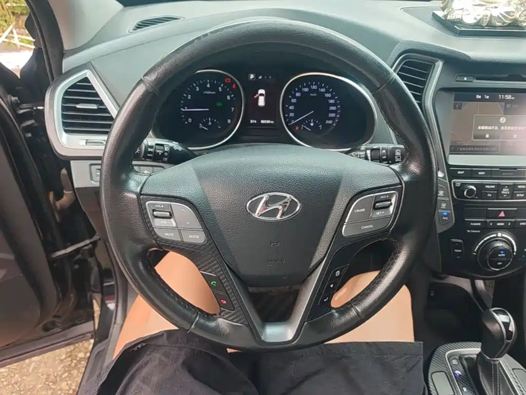 Hyundai Santa Fe — миниатюра 11