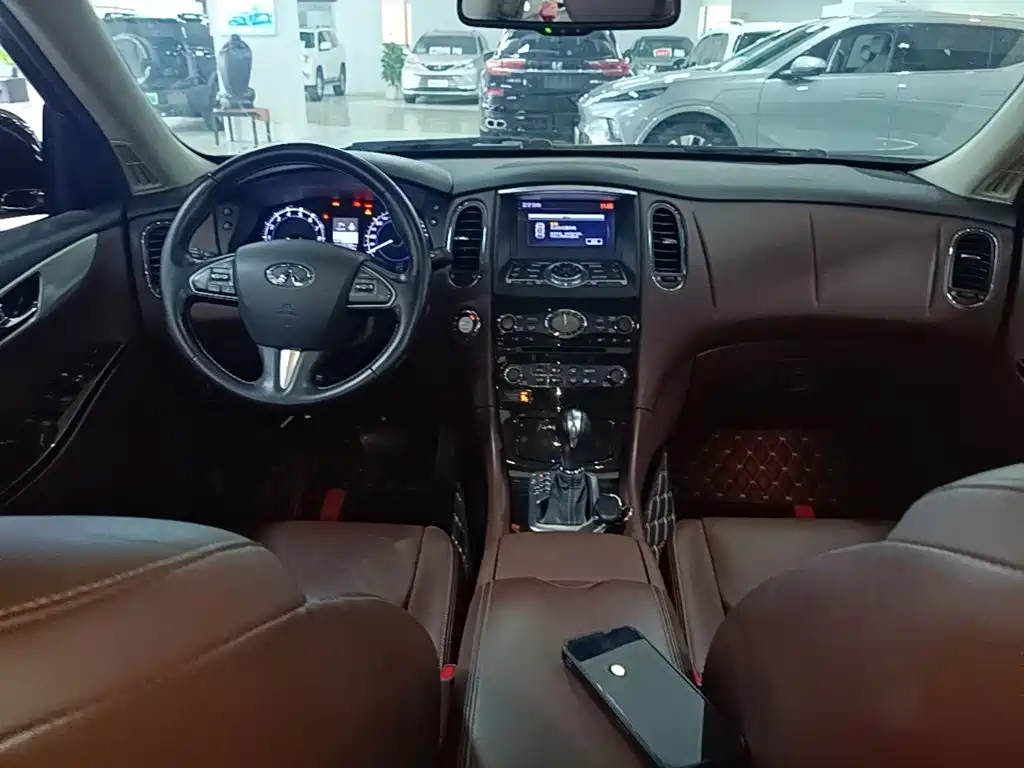 Infiniti QX50 — миниатюра 10