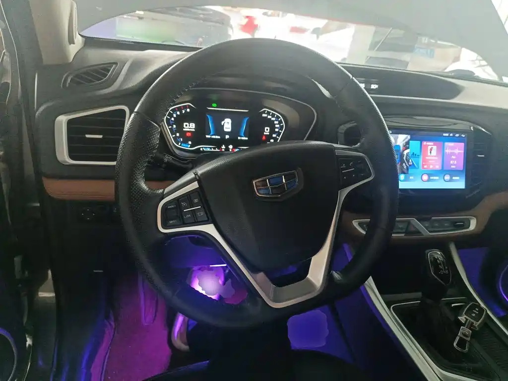 Geely Vision X6 — миниатюра 11
