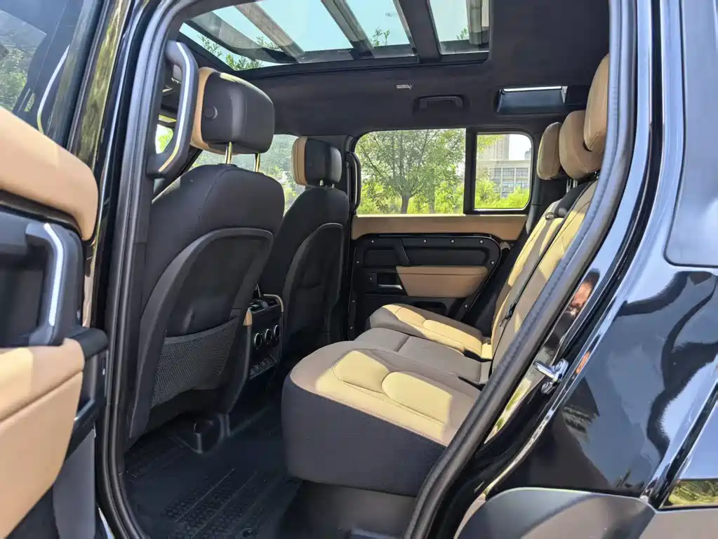 Land Rover Defender — миниатюра 36