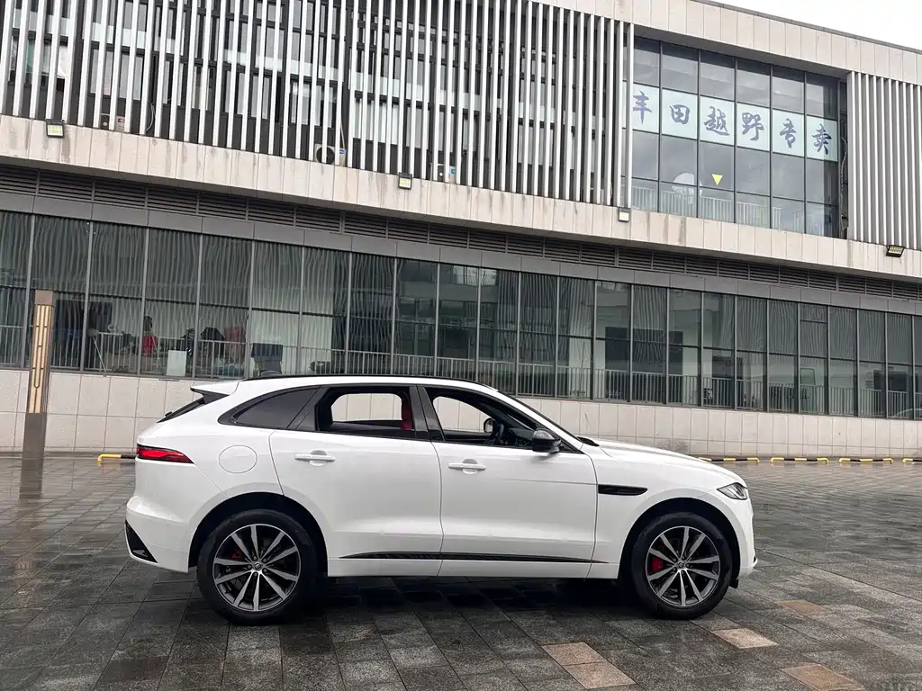 Jaguar F-PACE — миниатюра 7