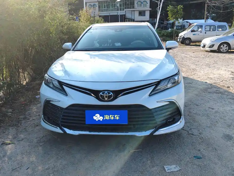 Toyota Camry — миниатюра 2