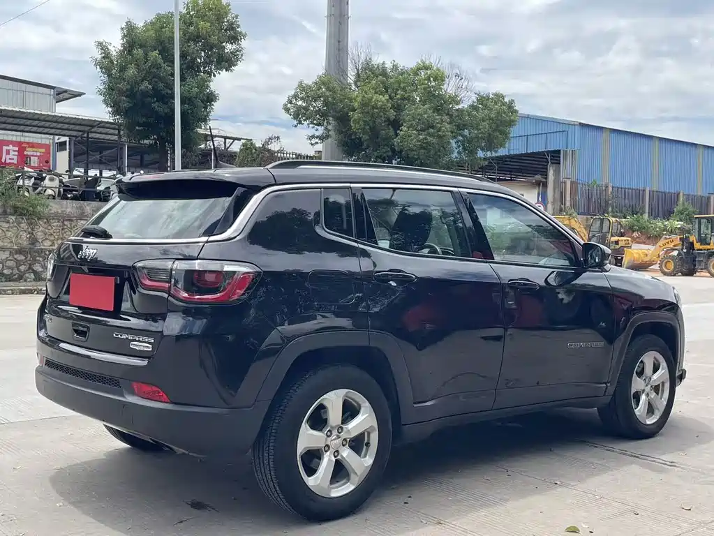 Jeep Compass — миниатюра 9