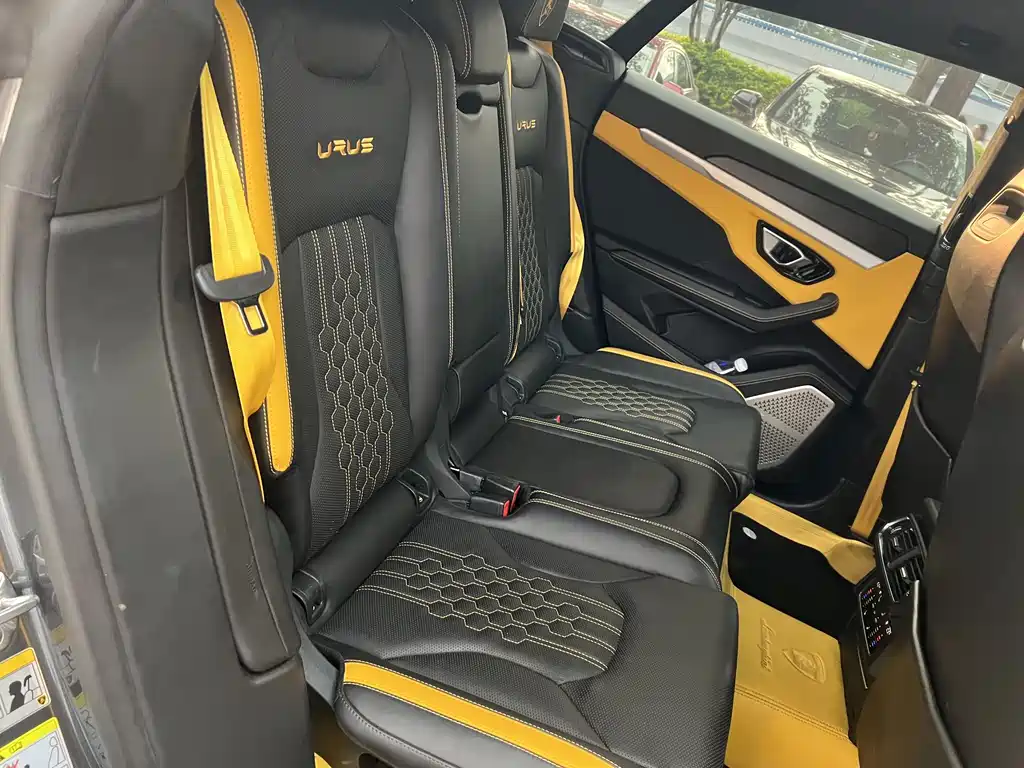 Lamborghini Urus — миниатюра 29