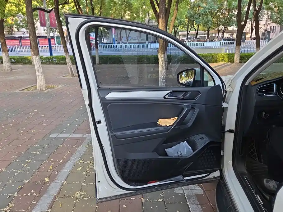 Volkswagen Tiguan L — миниатюра 7