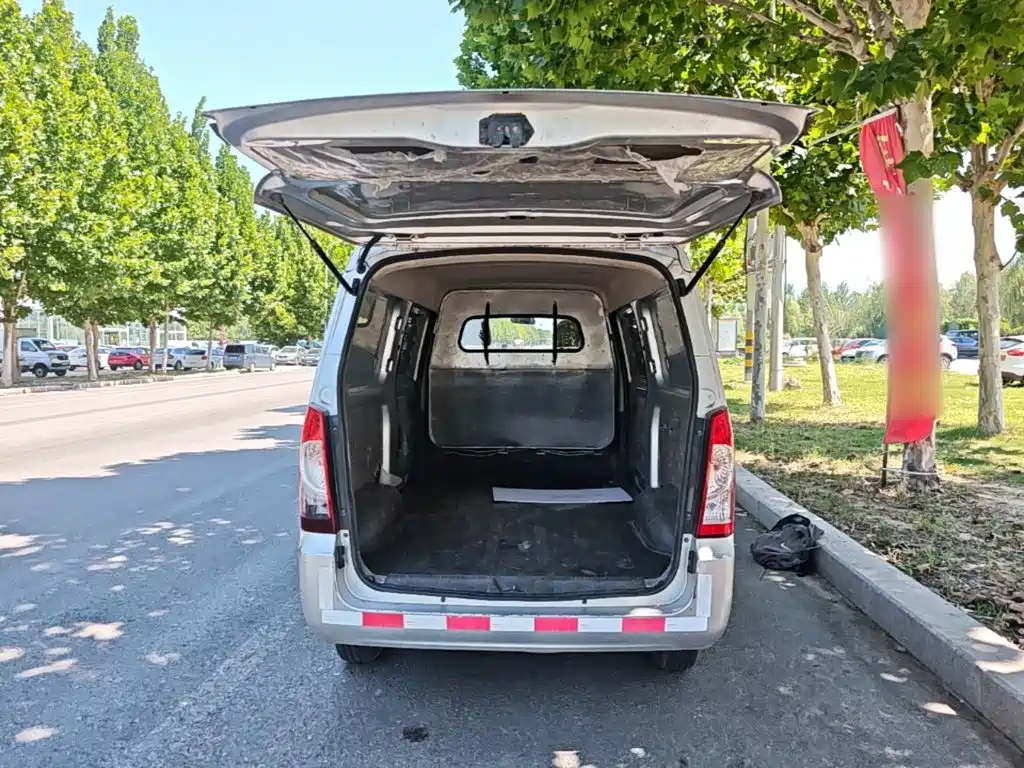 Wuling Rongguang — миниатюра 19