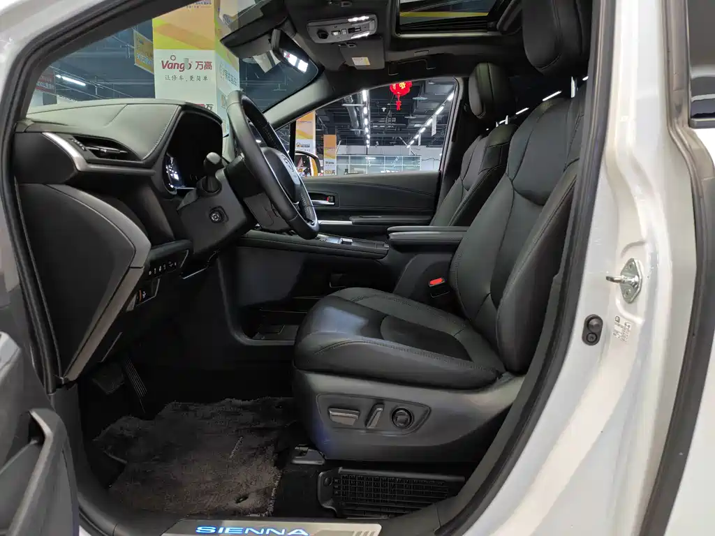 Toyota Sienna — миниатюра 4