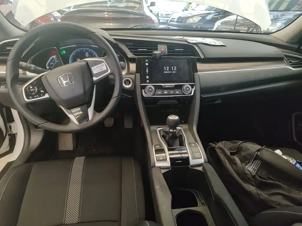 Honda Civic — миниатюра 10