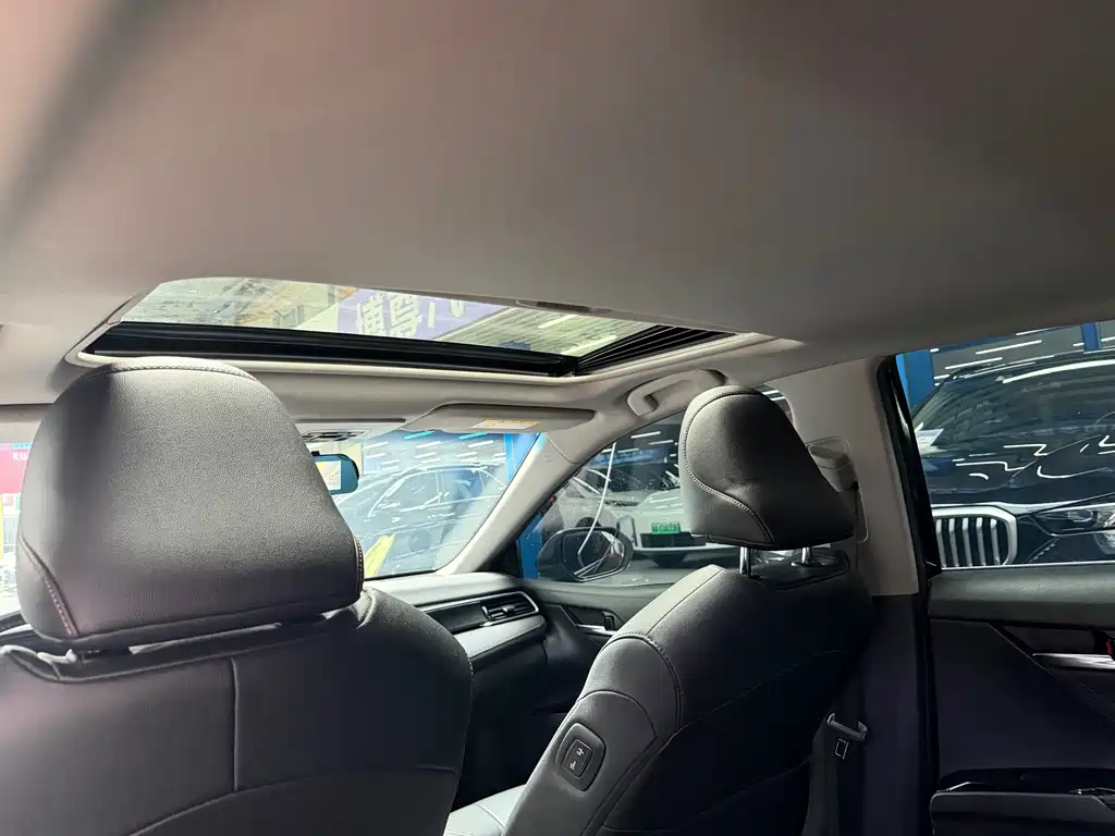 Toyota Camry — миниатюра 13