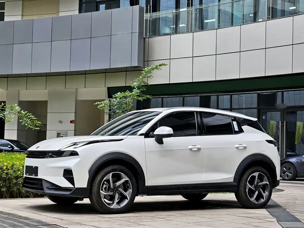 Lynk & Co 06 2025
