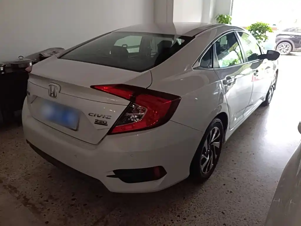 Honda Civic — миниатюра 7