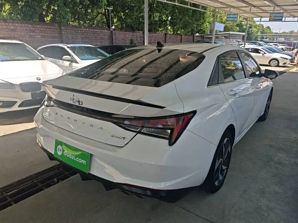 Hyundai Elantra — миниатюра 7