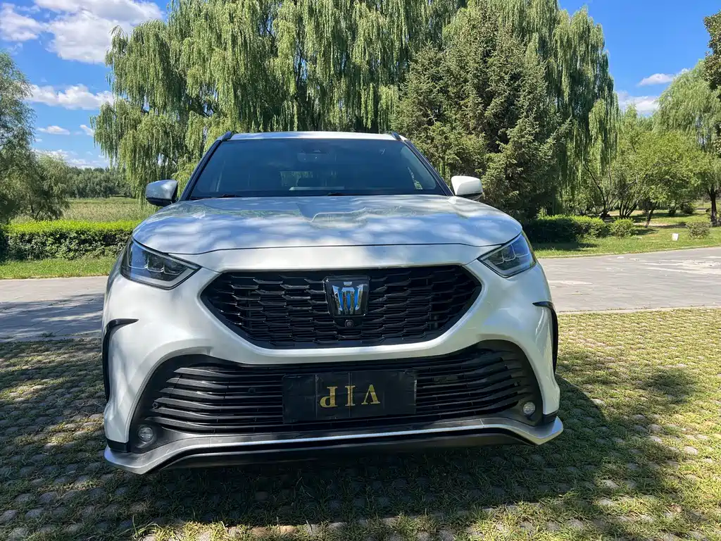 Toyota Crown Kluger — миниатюра 2
