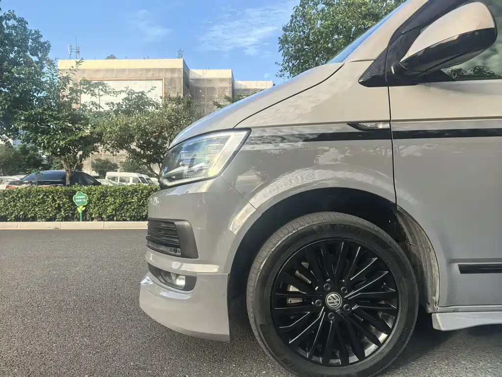 Volkswagen Multivan — миниатюра 3