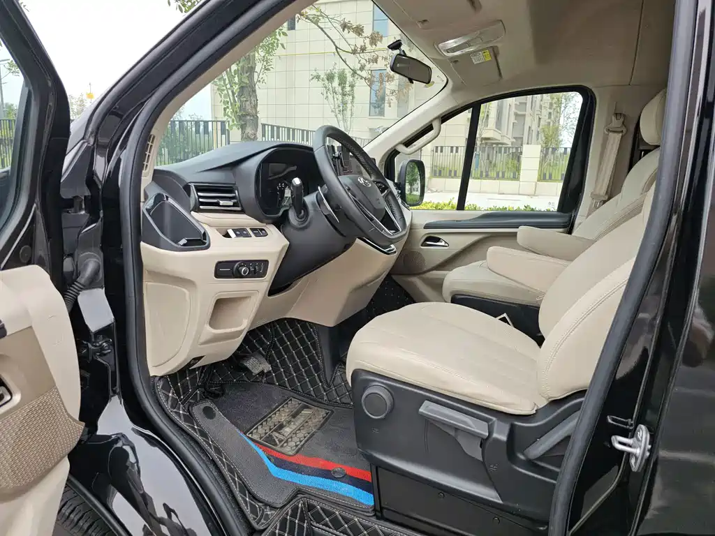 MAXUS V70 — миниатюра 20