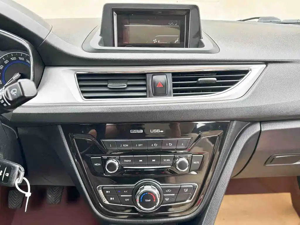 Changan V7 — миниатюра 16