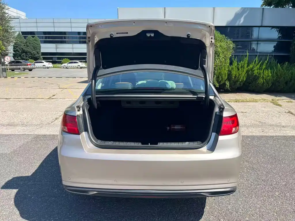 Geely Emgrand GL — миниатюра 5