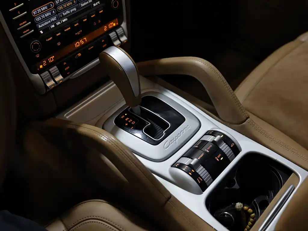 Porsche Cayenne — миниатюра 8