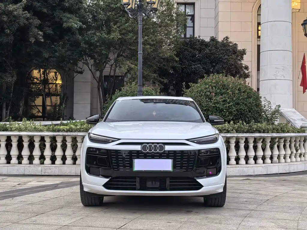 Audi Q6L e-tron — миниатюра 2