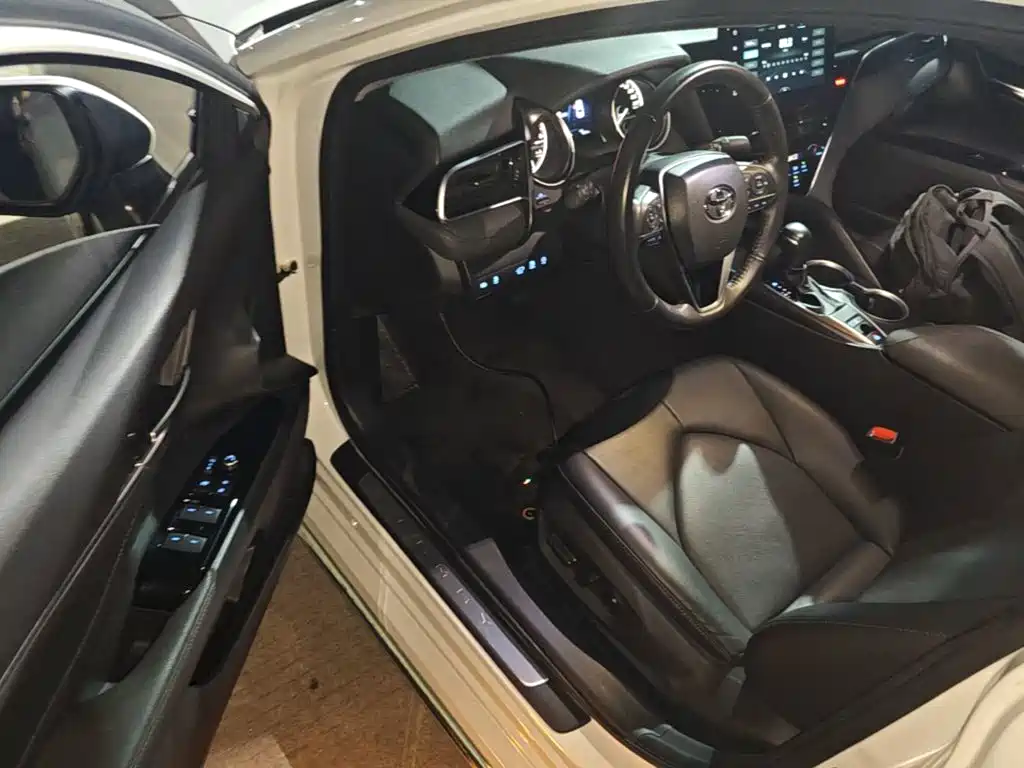 Toyota Camry — миниатюра 16