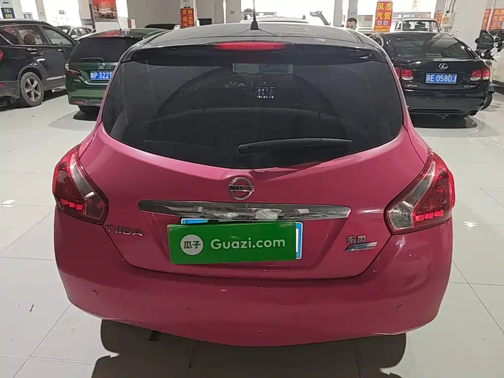 Nissan Tiida — миниатюра 6