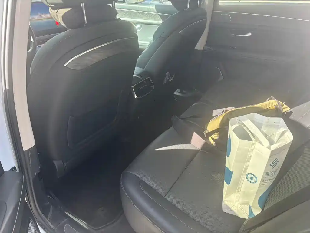 AITO ASK THE WORLD M5