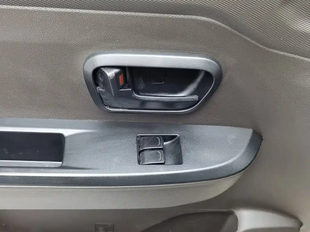Wuling Hongguang V — миниатюра 9