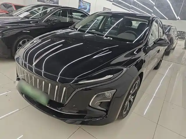 Hongqi E-QM5