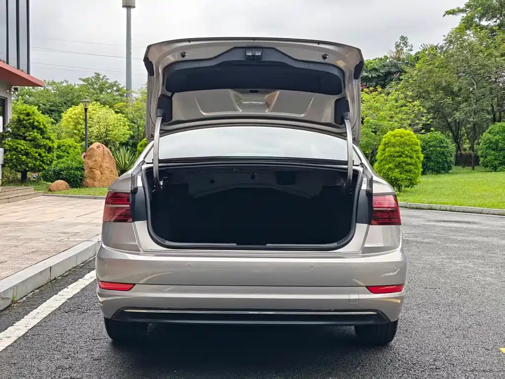 Volkswagen Sagitar — миниатюра 8