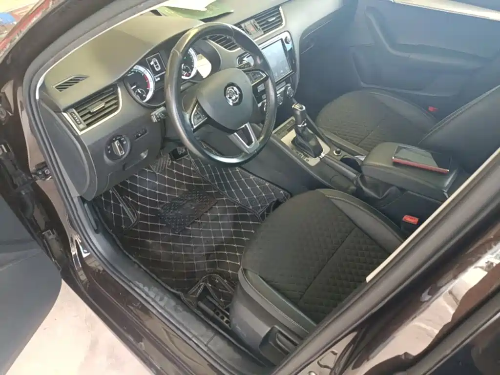 Skoda Octavia — миниатюра 16
