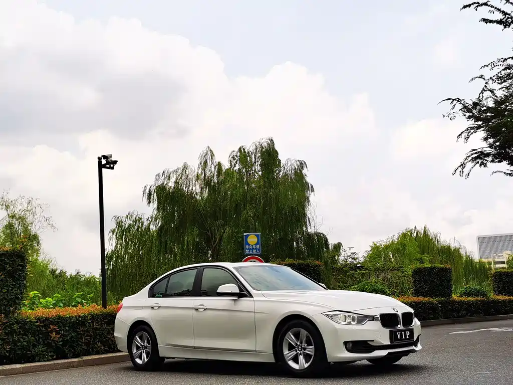 BMW 3 Series — миниатюра 3