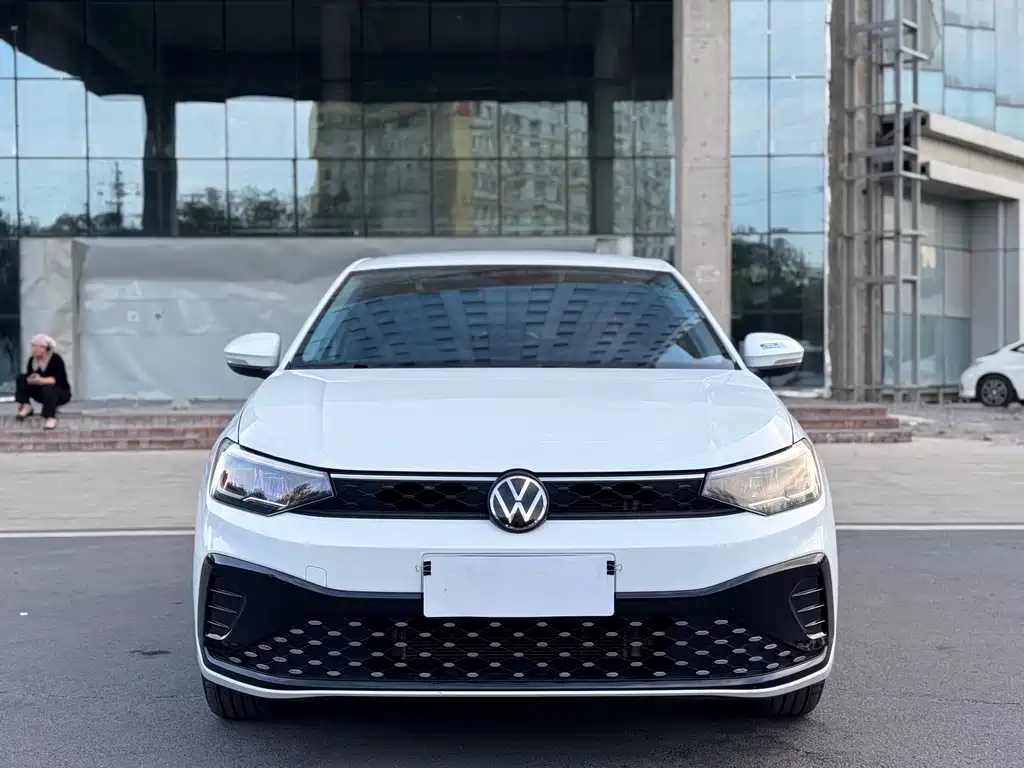 Volkswagen Lavida — миниатюра 2