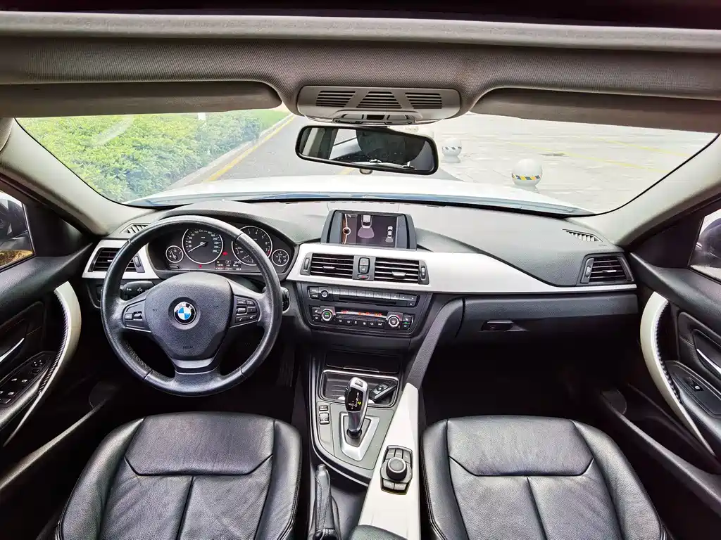 BMW 3 Series — миниатюра 12