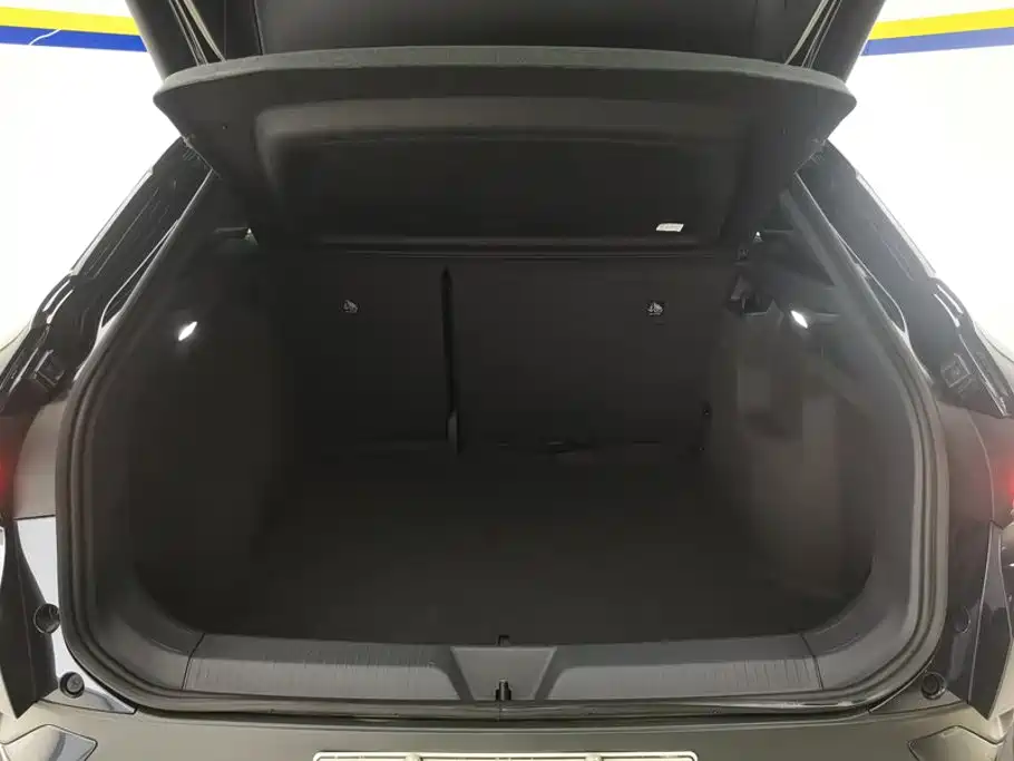 Volkswagen ID.4 Crozz — миниатюра 4