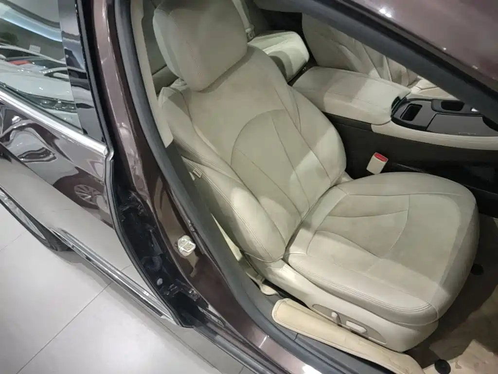 Buick LaCrosse — миниатюра 25