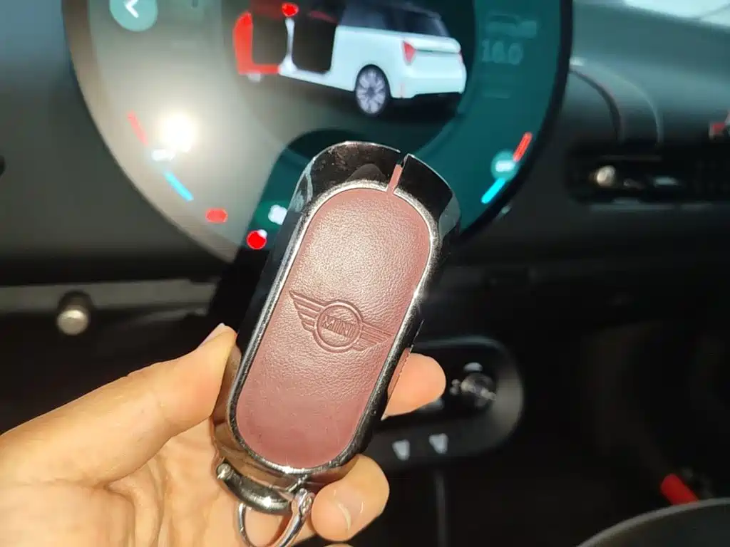 MINI MINI COOPER EV — миниатюра 9