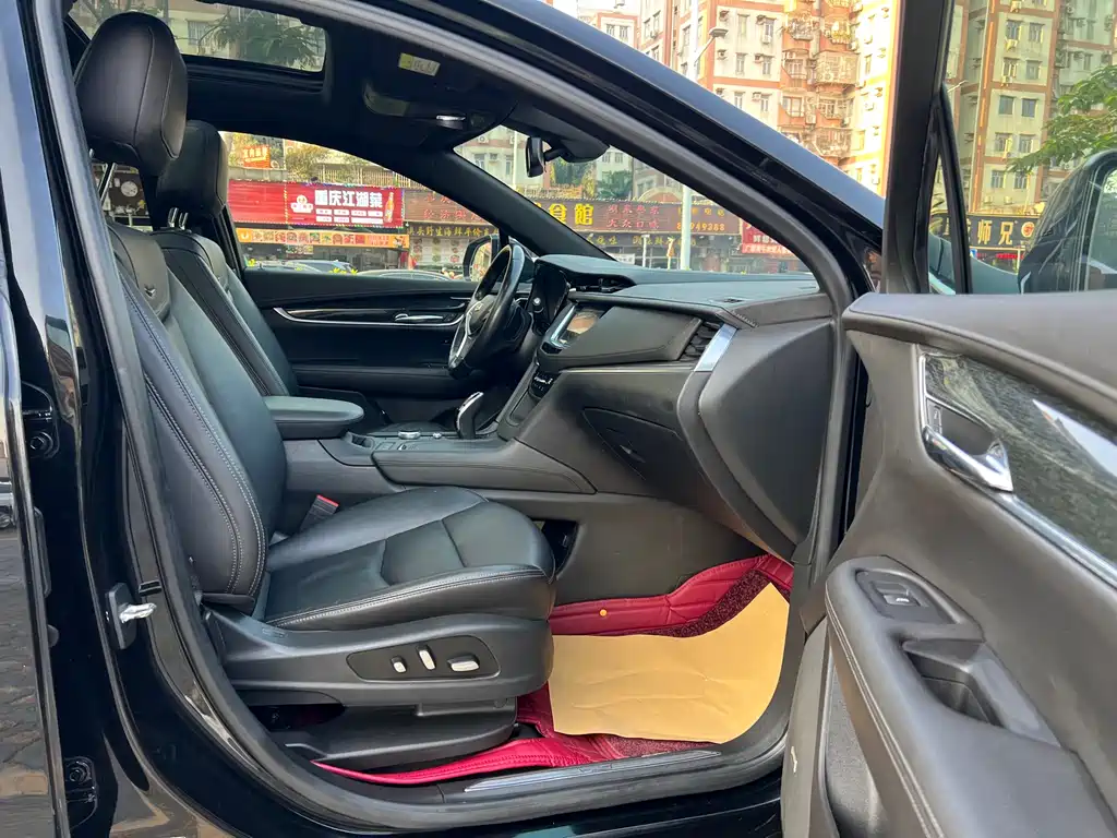 CADILLAC XT5