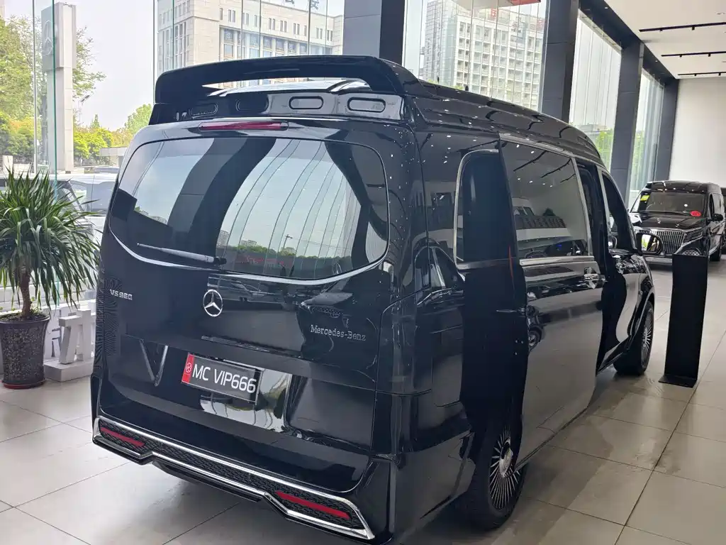 Mercedes-Benz Vito 2024 2.0T 7 мест