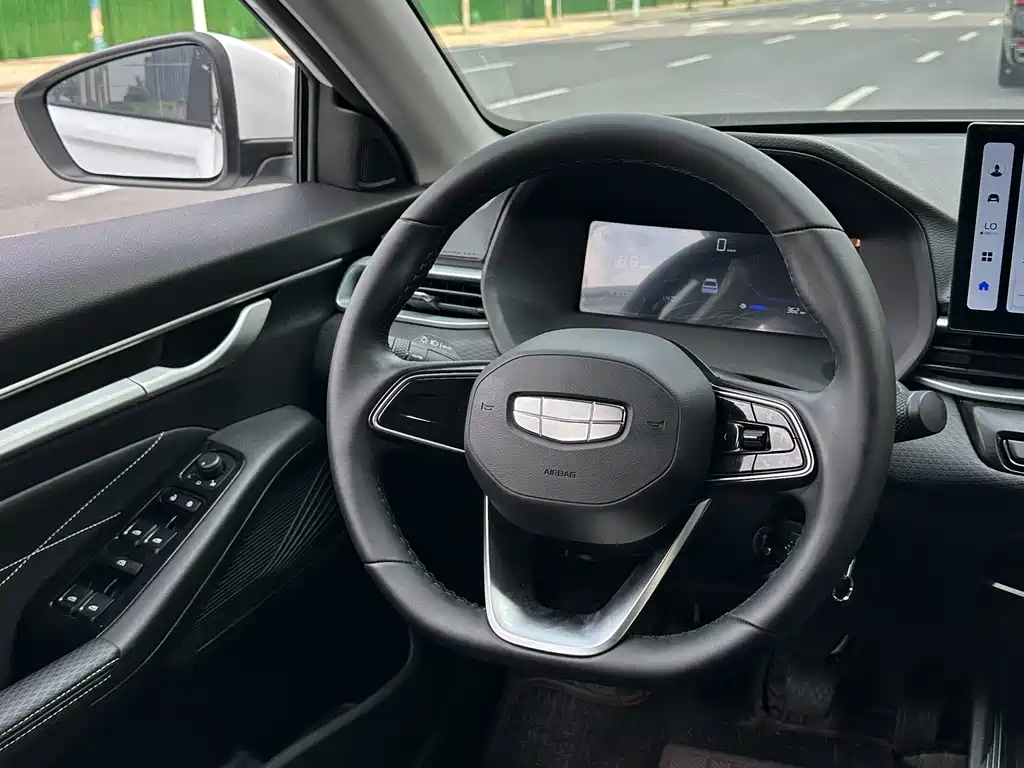 Geely Emgrand — миниатюра 8