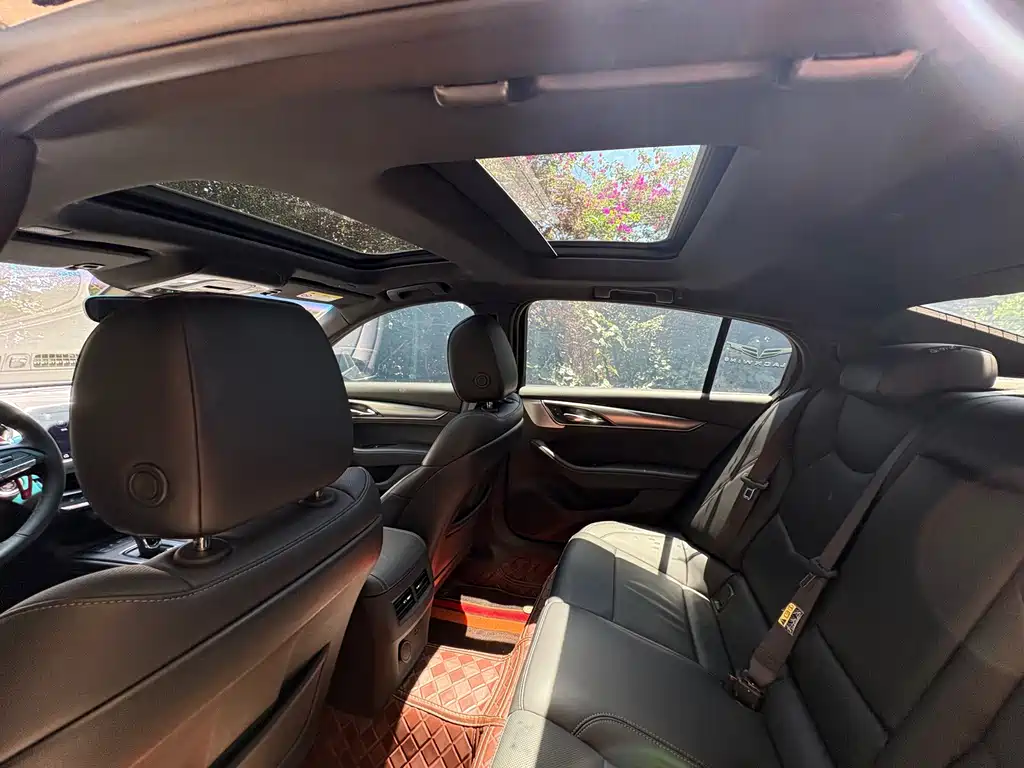 Cadillac CT5 — миниатюра 8