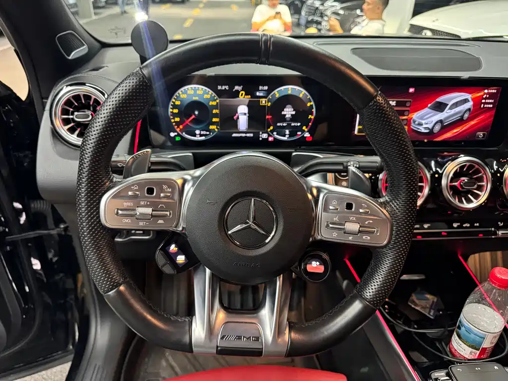 Mercedes-Benz GLB AMG — миниатюра 13