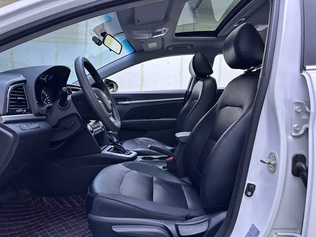 Hyundai Elantra — миниатюра 8