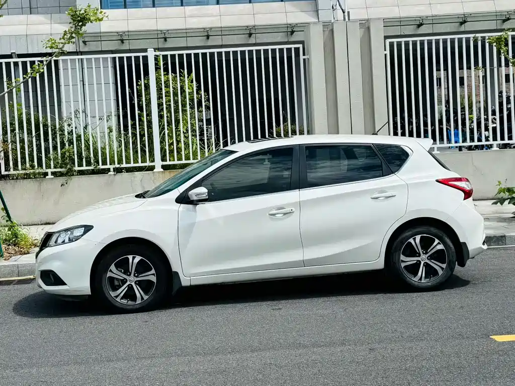 Nissan Tiida — миниатюра 2