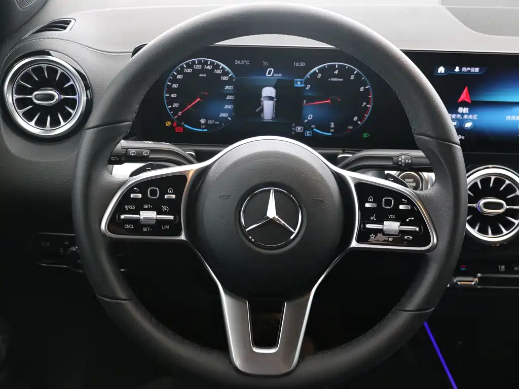 Mercedes-Benz GLB — миниатюра 5