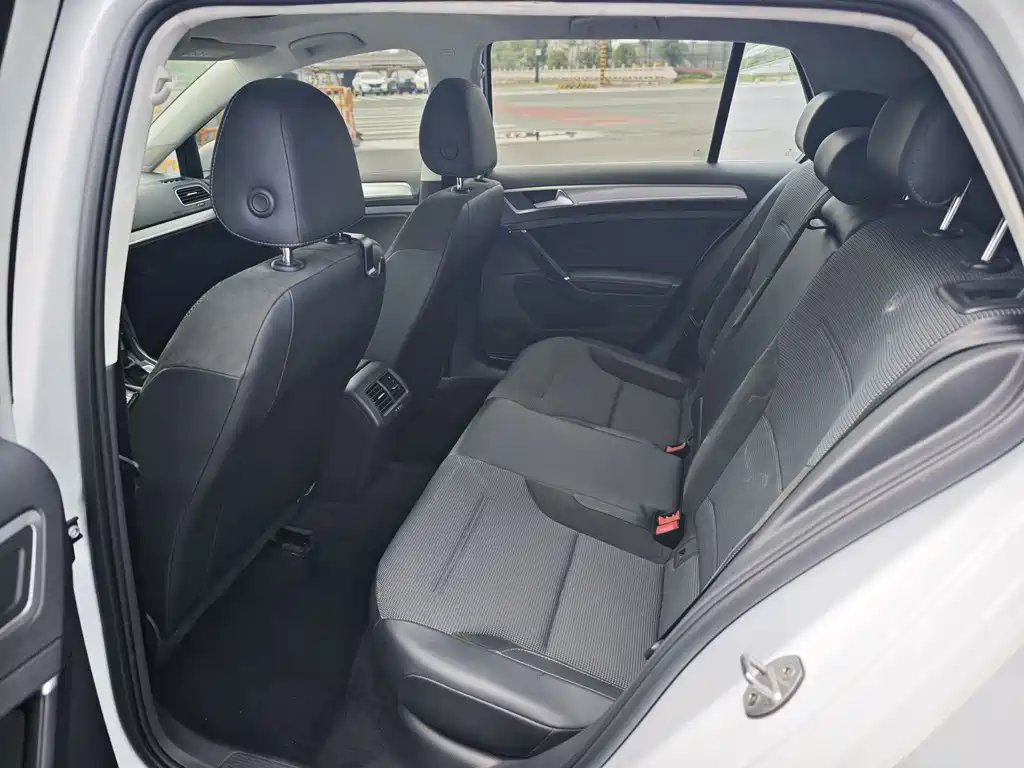 Volkswagen Golf 2018 230TSI AT Comfort