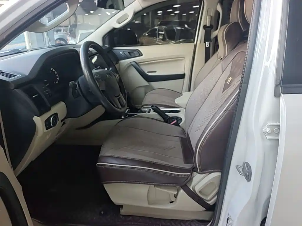 Ford Everest — миниатюра 15