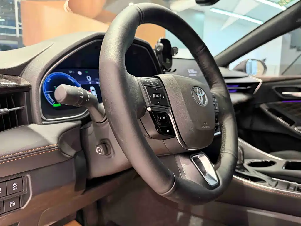 Toyota Avalon — миниатюра 12