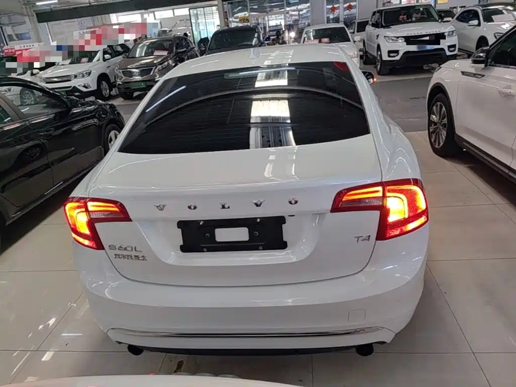 Volvo S60 — миниатюра 6