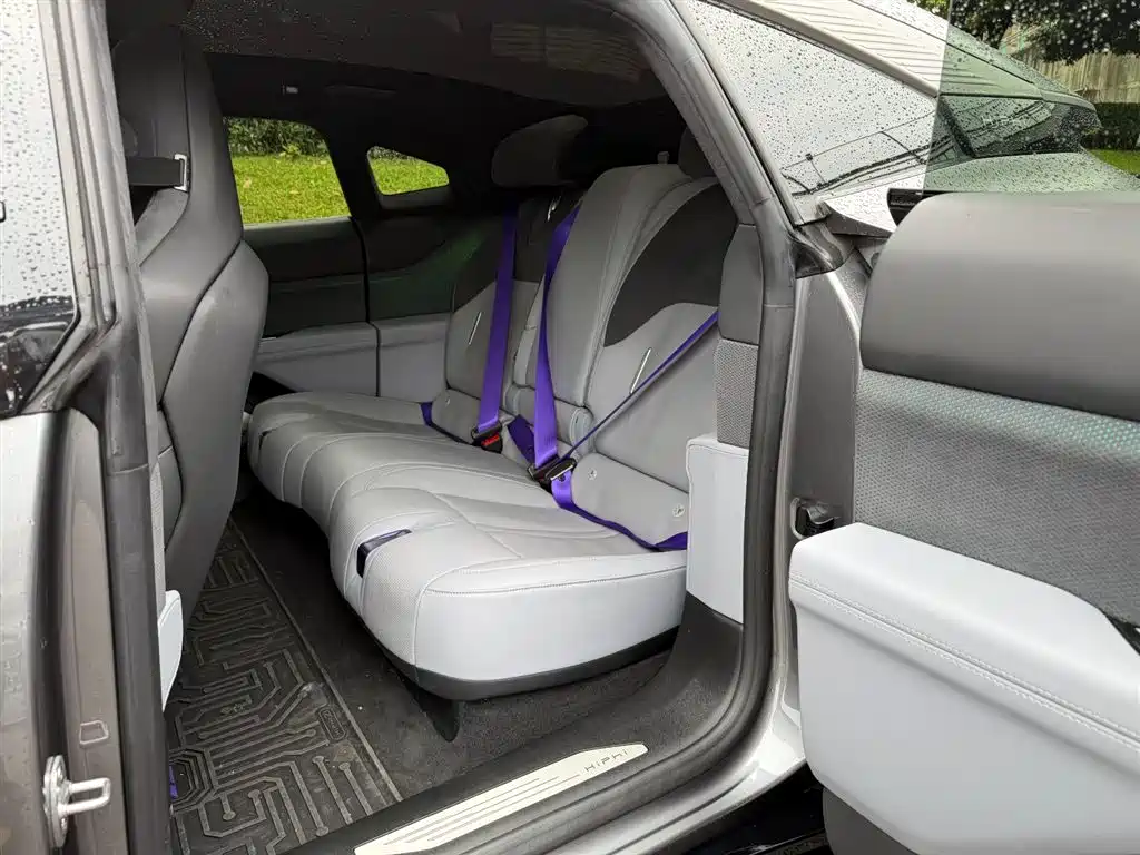 HiPhi HiPhi Z 2023 мест